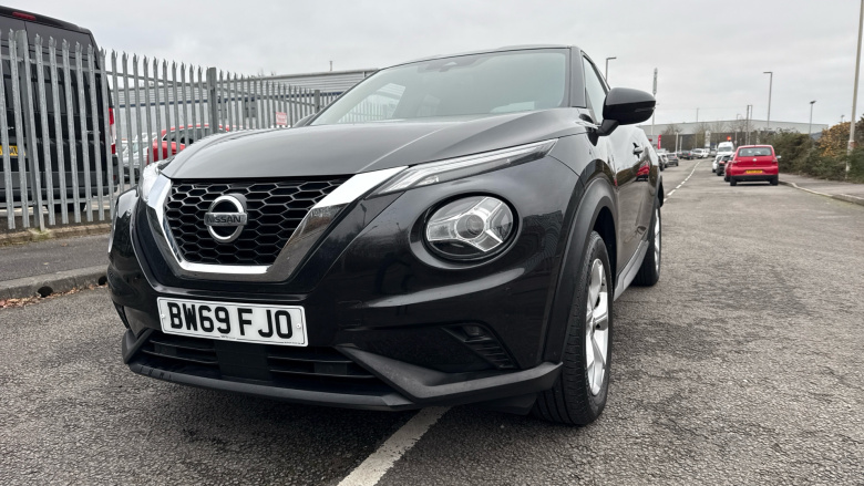 Nissan Juke 1.0 DiG-T N-Connecta 5dr Petrol Hatchback